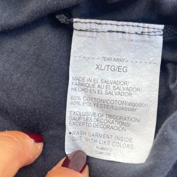 NWT Under Armour Black T-shirt  Unisex Sz XL NWT - Picture 6 of 6